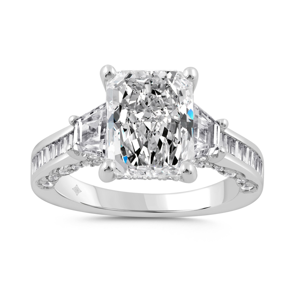 14K WHITE GOLD 4 1/4CT ROUND/RADIANT/BAGUETTE /TRAPEZOID DIAMOND LADIES RING 1 14K WHITE GOLD 4 1/4CT ROUND/RADIANT/BAGUETTE /TRAPEZOID DIAMOND LADIES RING - Image 1