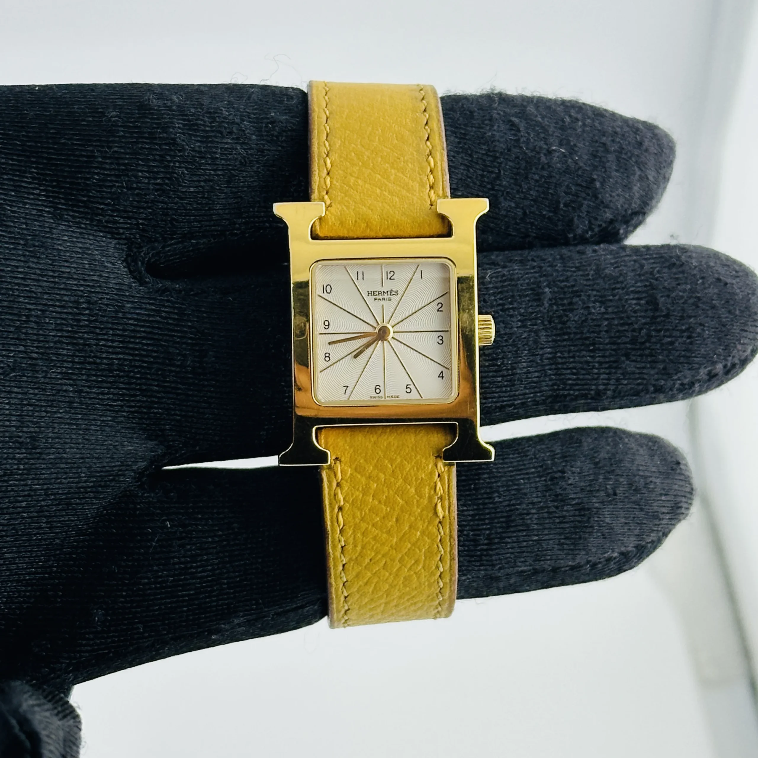 Hermes H White Dial on Leather Ref HH1.201 1 Hermes H White Dial on Leather Ref HH1.201 - Image 1