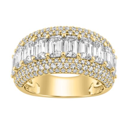 Elegant 14K Yellow Gold Ladies Ladies Ring 3 1/4Ct Round & Emerald Cut Diamonds